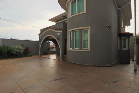 Casa para alugar com 586m², 4 quartos e 10 vagasGaragem / Area externa