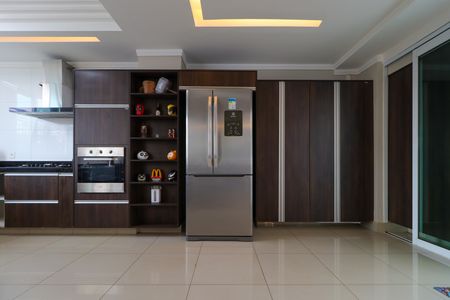 Casa para alugar com 586m², 4 quartos e 10 vagasCozinha
