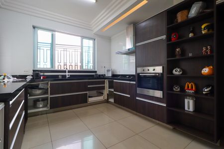 Casa para alugar com 586m², 4 quartos e 10 vagasCozinha