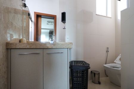 Casa para alugar com 586m², 4 quartos e 10 vagasBanheiro da Suíte 1