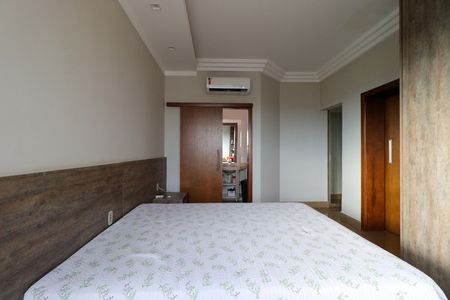 Casa para alugar com 586m², 4 quartos e 10 vagasSuíte 1