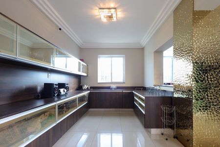 Casa para alugar com 586m², 4 quartos e 10 vagasCozinha