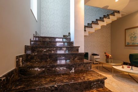 Casa para alugar com 586m², 4 quartos e 10 vagasSala