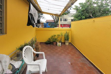 Casa à venda com 160m², 4 quartos e 3 vagas Casa à venda com 160m², 4 quartos e 3 vagasVaranda