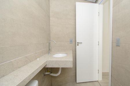 Apartamento à venda com 61m², 2 quartos e 2 vagasBanheiro da Suíte