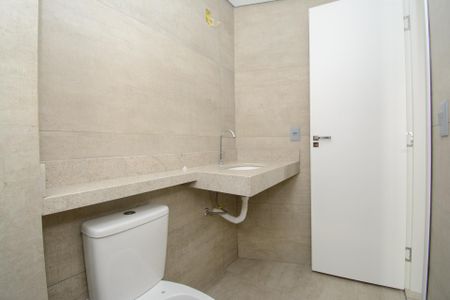 Apartamento à venda com 61m², 2 quartos e 2 vagasBanheiro da Suíte