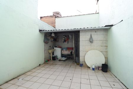 Casa à venda com 73m², 2 quartos e 1 vagaÁrea de serviço