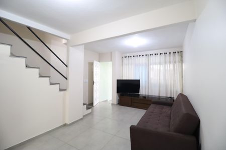 Casa à venda com 73m², 2 quartos e 1 vagaSala