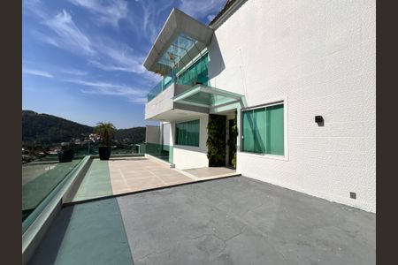 Casa à venda com 1200m², 4 quartos e 8 vagasFachada