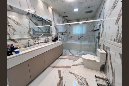 Casa à venda com 1200m², 4 quartos e 8 vagasBanheiro da Suíte 3