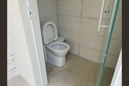 Casa à venda com 1200m², 4 quartos e 8 vagasBanheiro de Serviço