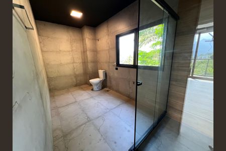 Casa à venda com 1200m², 4 quartos e 8 vagasLavabo do escritório