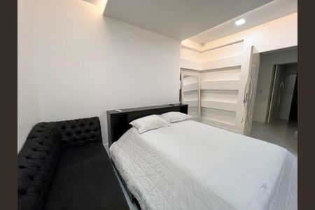 Casa à venda com 1200m², 4 quartos e 8 vagassuíte 2