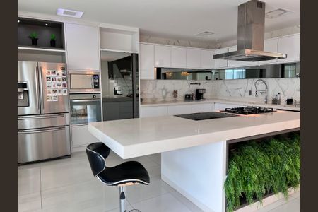 Casa à venda com 1200m², 4 quartos e 8 vagascozinha 2