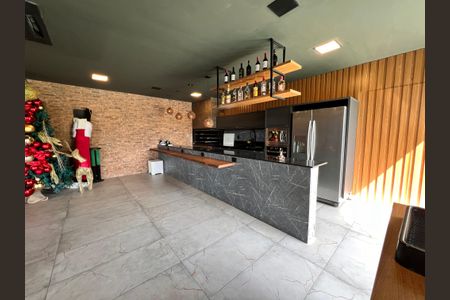 Casa à venda com 1200m², 4 quartos e 8 vagasSala/Cozinha