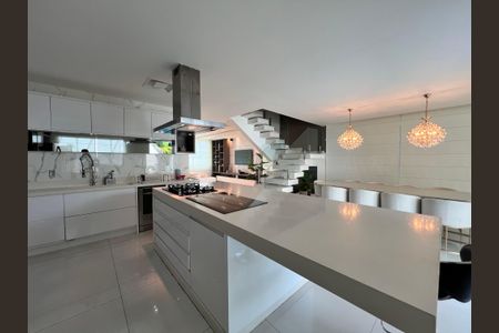 Casa à venda com 1200m², 4 quartos e 8 vagascozinha 2