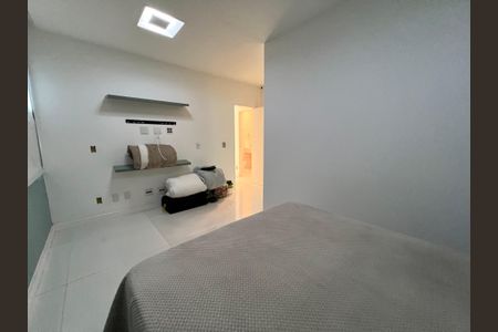 Casa à venda com 1200m², 4 quartos e 8 vagassuíte