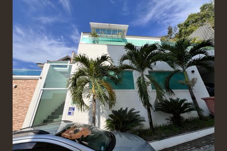 Casa à venda com 1200m², 4 quartos e 8 vagasFachada/Placa