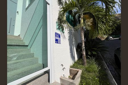 Casa à venda com 1200m², 4 quartos e 8 vagasFachada/Placa