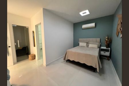 Casa à venda com 1200m², 4 quartos e 8 vagassuíte
