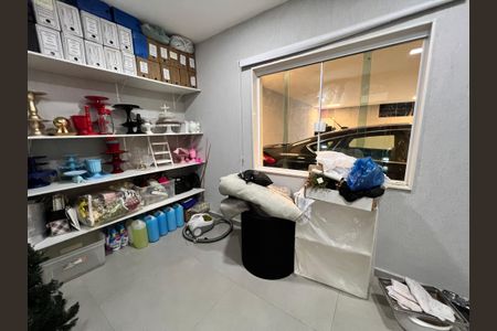 Casa à venda com 1200m², 4 quartos e 8 vagasDespensa 2