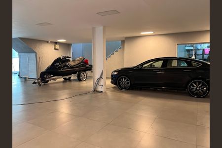 Casa à venda com 1200m², 4 quartos e 8 vagasGaragem