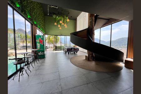 Casa à venda com 1200m², 4 quartos e 8 vagasSala/Cozinha