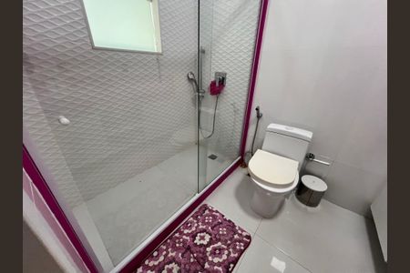 Casa à venda com 1200m², 4 quartos e 8 vagasBanheiro da Suíte 4