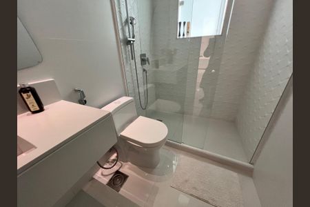 Casa à venda com 1200m², 4 quartos e 8 vagasBanheiro da Suíte