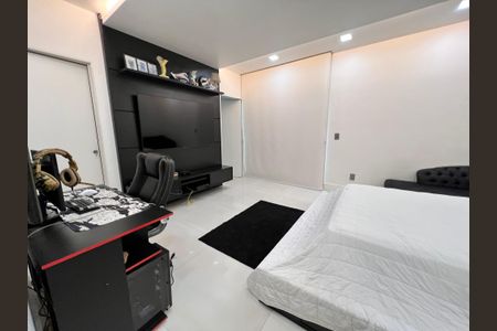 Casa à venda com 1200m², 4 quartos e 8 vagassuíte 2