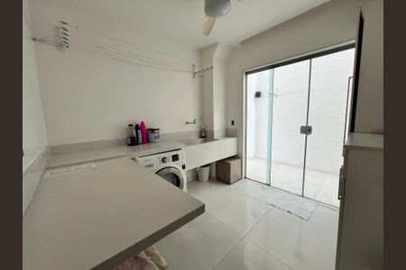 Casa à venda com 1200m², 4 quartos e 8 vagasÁrea de Serviço