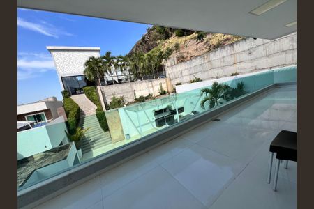 Casa à venda com 1200m², 4 quartos e 8 vagasVaranda da suíte 2