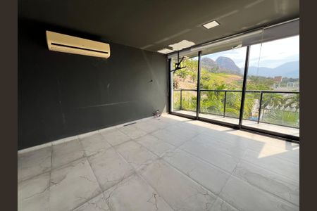 Casa à venda com 1200m², 4 quartos e 8 vagasEscritório