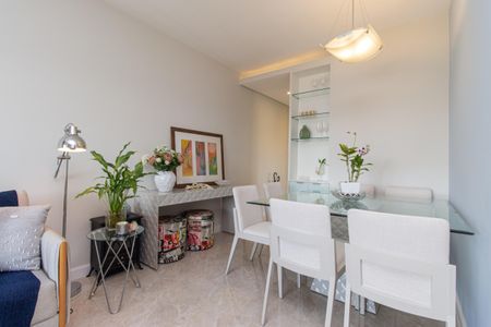 Apartamento à venda com 82m², 3 quartos e 1 vaga Apartamento à venda com 82m², 3 quartos e 1 vagaSala