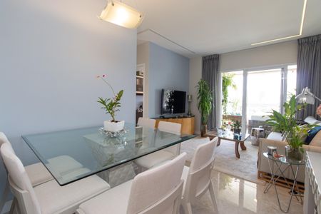 Apartamento à venda com 82m², 3 quartos e 1 vaga Apartamento à venda com 82m², 3 quartos e 1 vagaSala