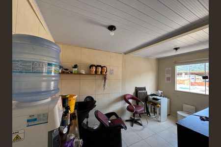 Casa à venda com 28m², 1 quarto e sem vagaSala e Cozinha
