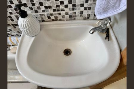 Casa à venda com 28m², 1 quarto e sem vagaBanheiro social