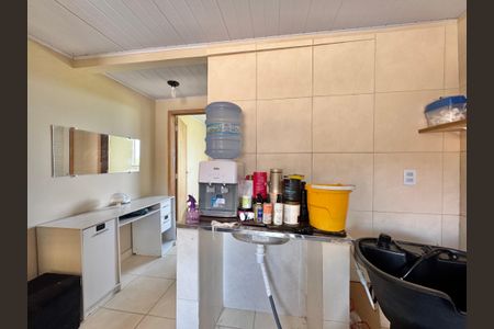 Casa à venda com 28m², 1 quarto e sem vagaSala e Cozinha