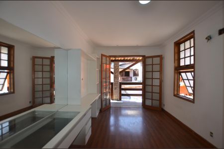 Casa para alugar com 200m², 3 quartos e 3 vagasQuarto1 Suite