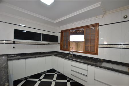 Casa para alugar com 200m², 3 quartos e 3 vagasCozinha