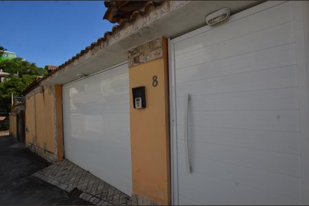 Casa para alugar com 200m², 3 quartos e 3 vagasFachada