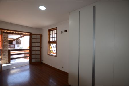 Casa para alugar com 200m², 3 quartos e 3 vagasQuarto1 Suite