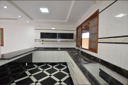 Casa para alugar com 200m², 3 quartos e 3 vagasCozinha