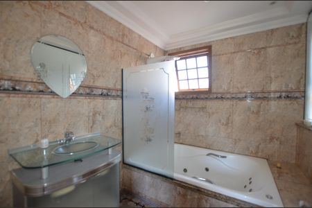 Casa para alugar com 200m², 3 quartos e 3 vagasBanheiro da Suite