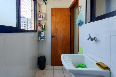 Apartamento para alugar com 71m², 2 quartos e 1 vagaÁrea de Serviço