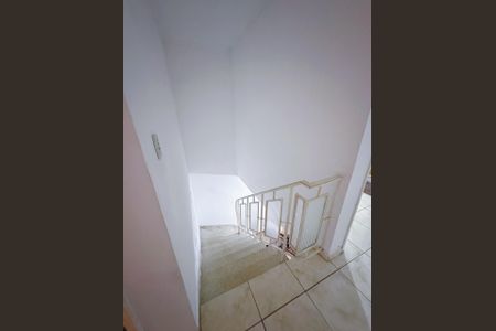 Casa à venda com 149m², 3 quartos e 1 vagaEscada