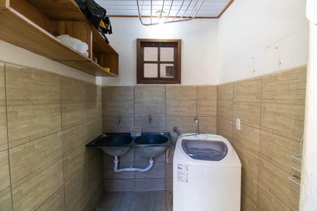 Casa à venda com 300m², 5 quartos e 3 vagas Casa à venda com 300m², 5 quartos e 3 vagasÁrea de Serviço