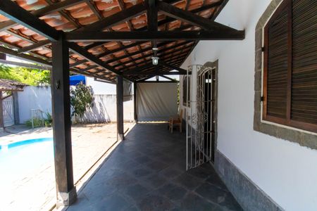 Casa à venda com 300m², 5 quartos e 3 vagas Casa à venda com 300m², 5 quartos e 3 vagasVaranda da Sala