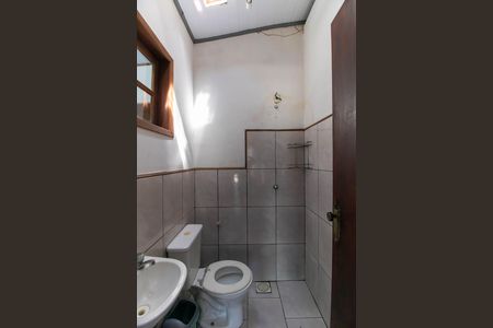 Casa à venda com 300m², 5 quartos e 3 vagas Casa à venda com 300m², 5 quartos e 3 vagasBanheiro de serviço