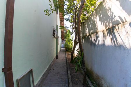 Casa à venda com 300m², 5 quartos e 3 vagas Casa à venda com 300m², 5 quartos e 3 vagasÁrea de Serviço